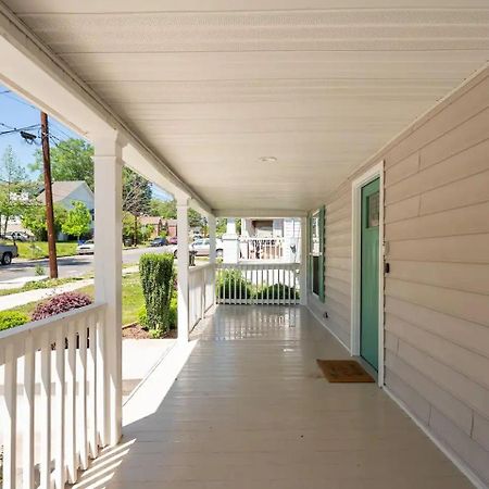 Modern 3-Bedroom, Big Fence Yard, Pets Stay Free Durham Ngoại thất bức ảnh