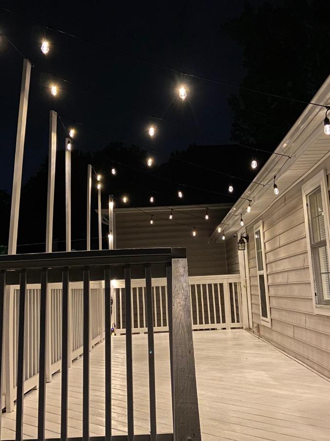 Modern 3-Bedroom, Big Fence Yard, Pets Stay Free Durham Ngoại thất bức ảnh