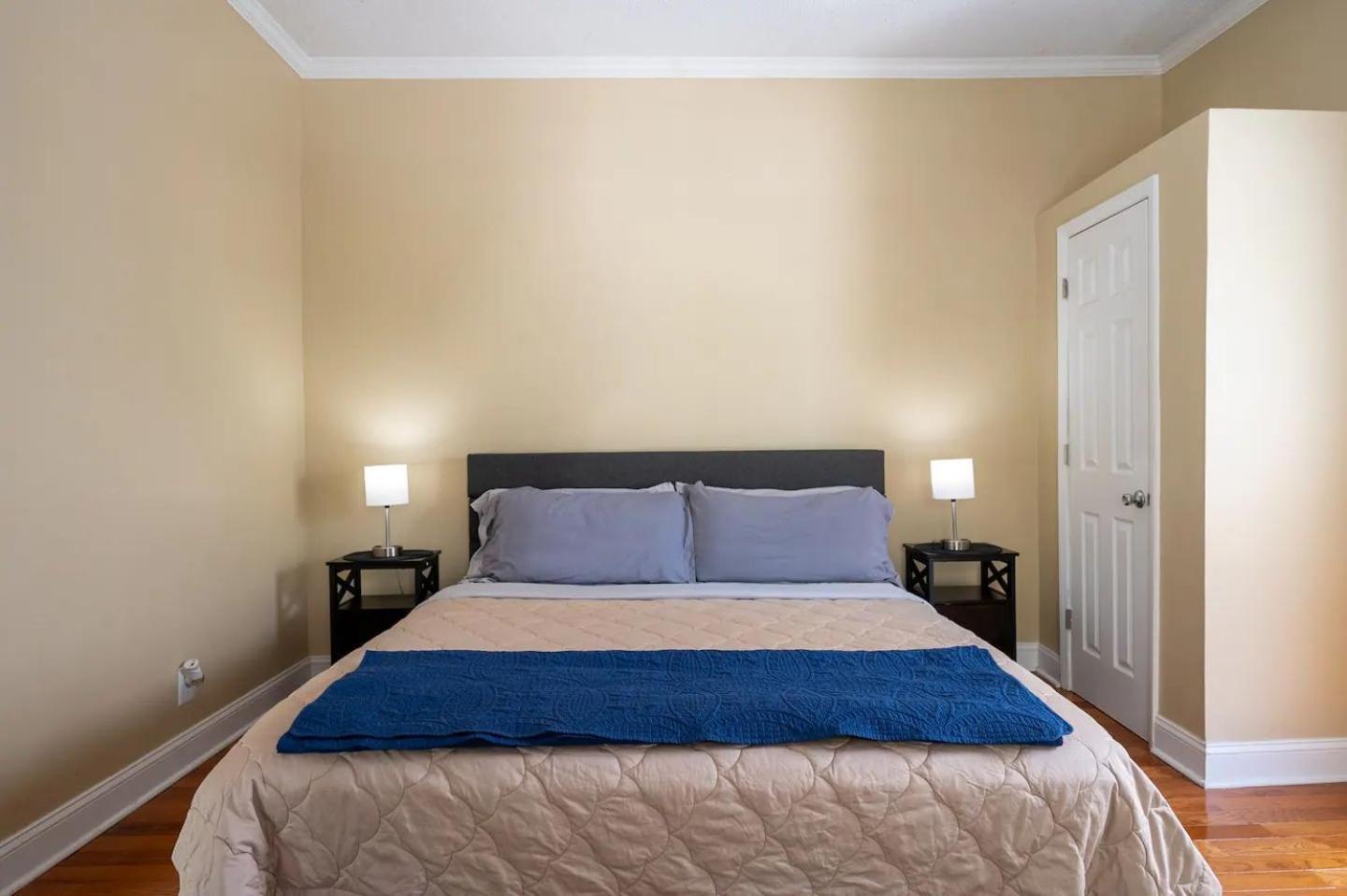 Modern 3-Bedroom, Big Fence Yard, Pets Stay Free Durham Ngoại thất bức ảnh